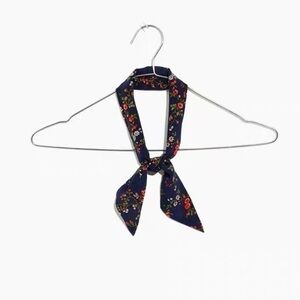 🌺NWOT Madewell Silk Skinny Bandana